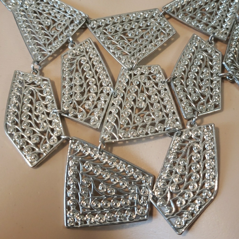 Statement necklace - Picture 3 of 7